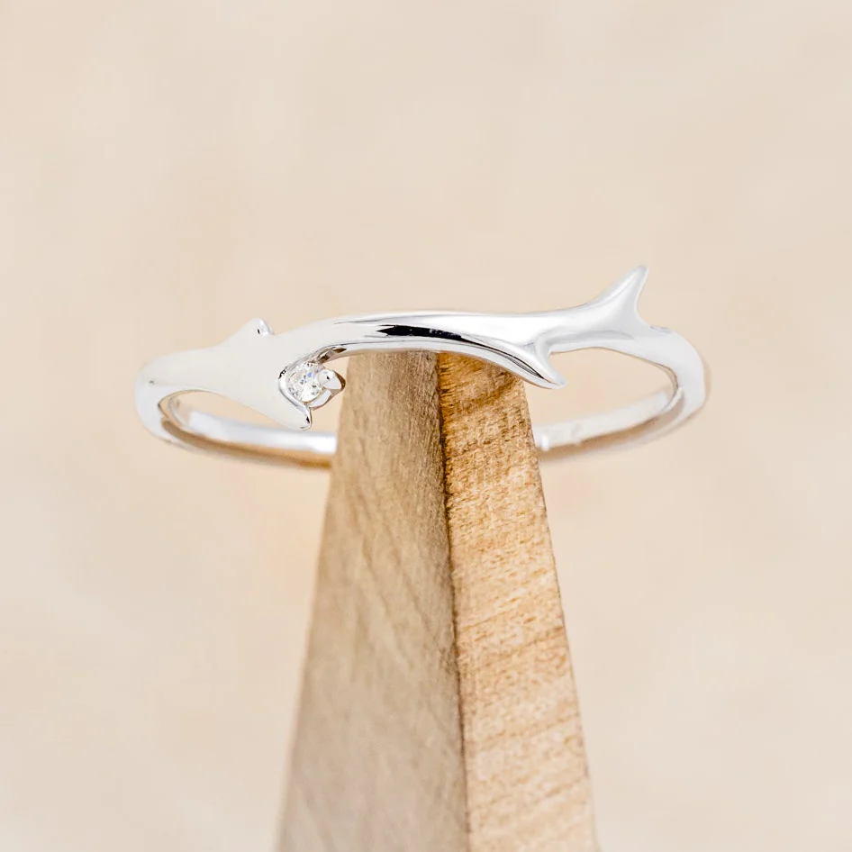 "ARTEMIS" STACKER - 14K GOLD ANTLER-STYLE STACKING BAND WITH A SINGLE DIAMOND ACCENT - Image 13