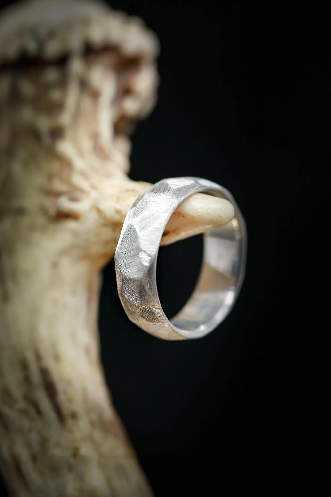 FACETED WEDDING RING WITH TEXTURED FINISH - Image 17