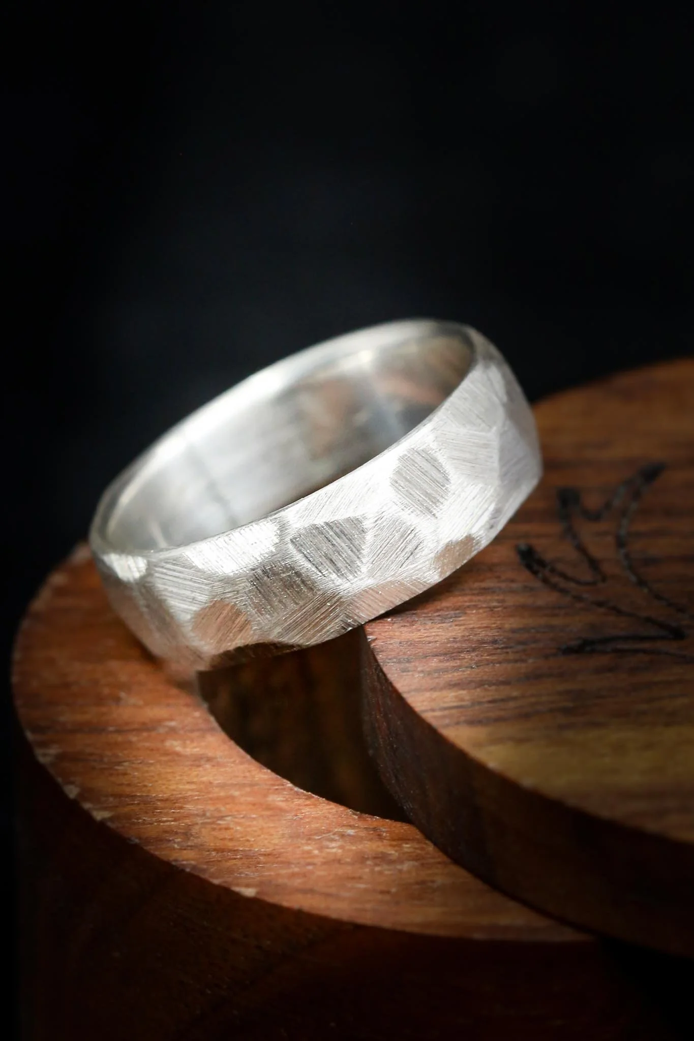 FACETED WEDDING RING WITH TEXTURED FINISH - Image 19