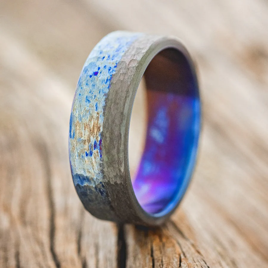 FIRE-TREATED TITANIUM WEDDING RING WITH BLACK ZIRCONIUM OVERLAY & HAMMERED FINISH - Image 4