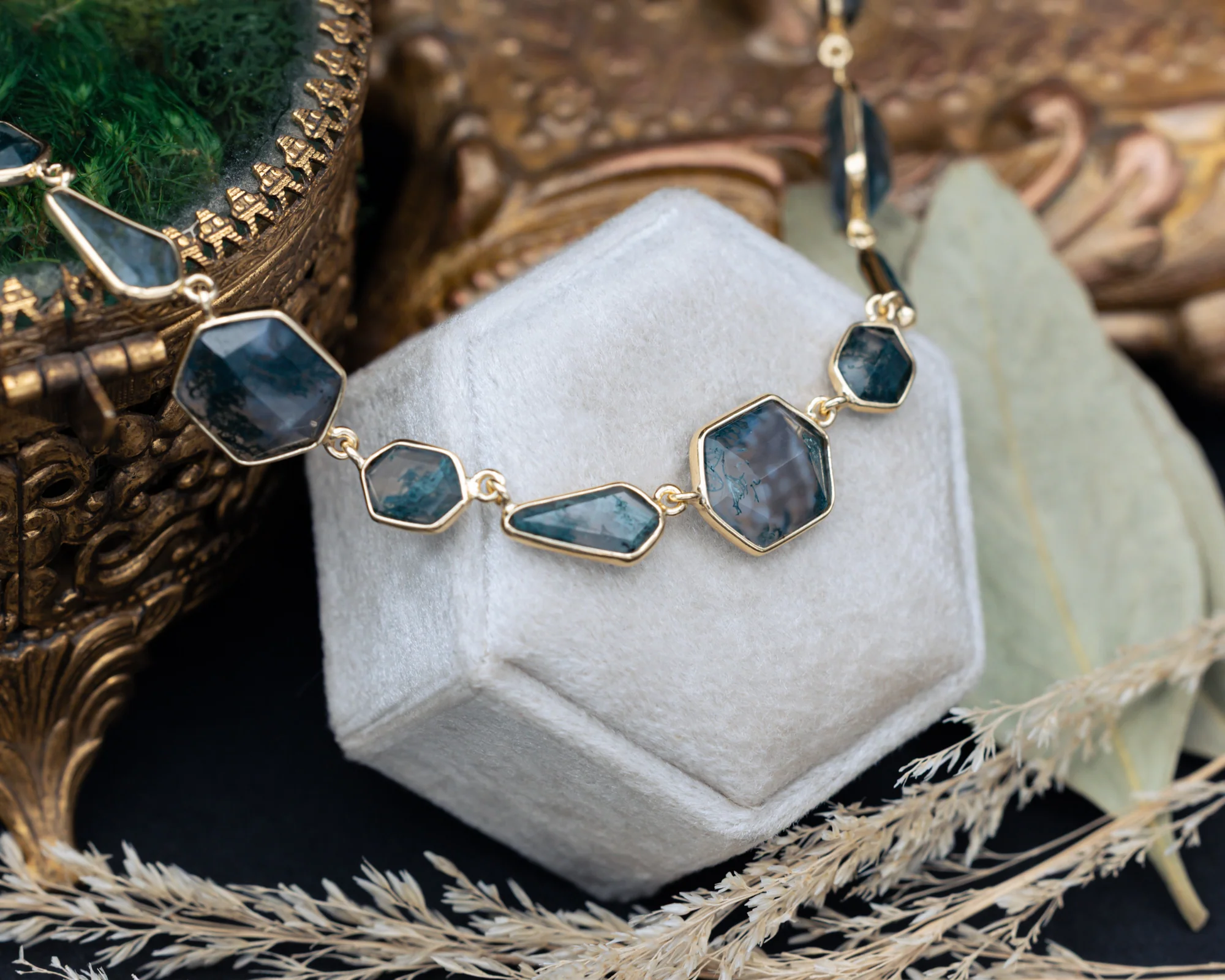 GEO COLLECTION - GEOMETRIC MOSS AGATE NECKLACE IN 18K GOLD VERMEIL - BY JORGE REVILLA - Image 4