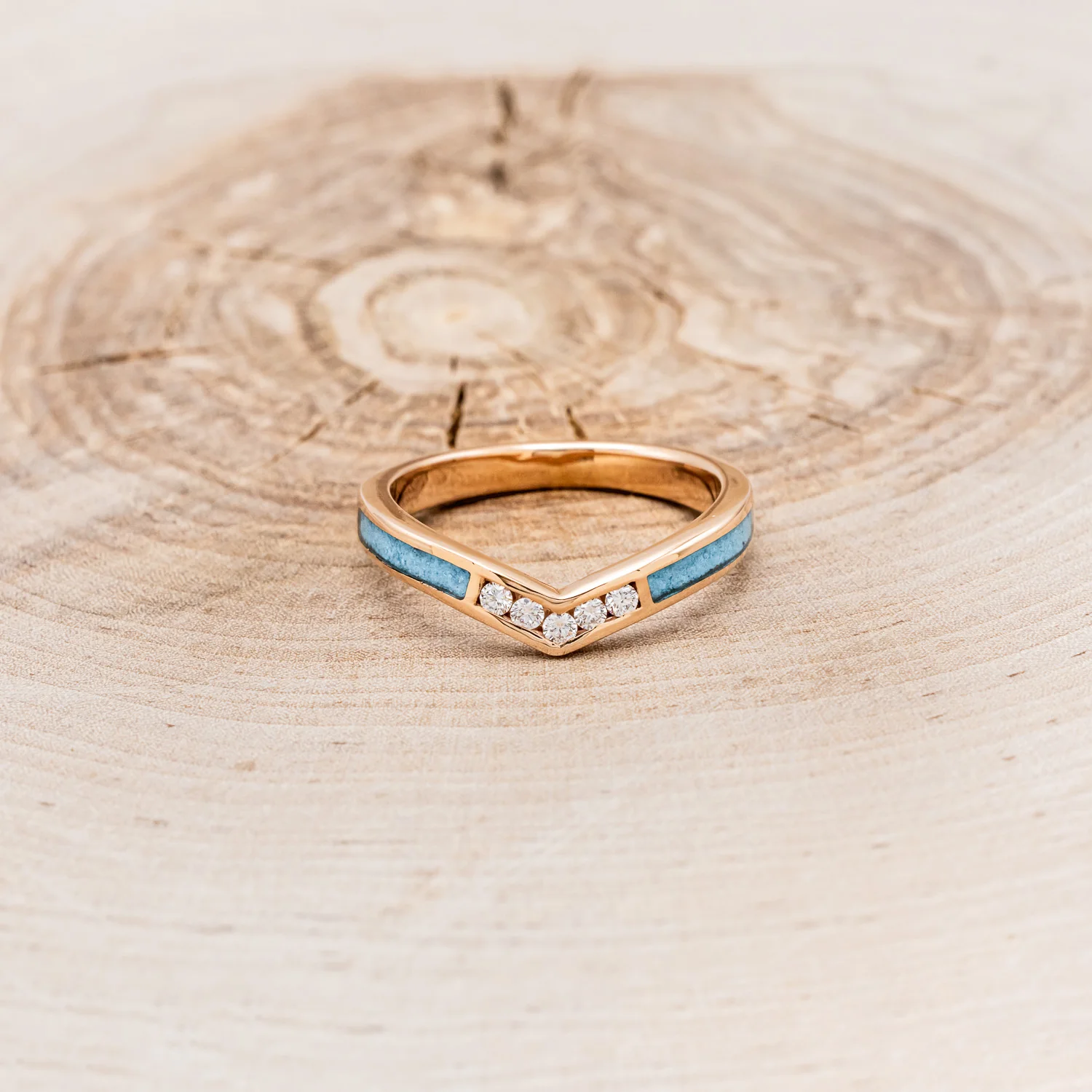 "KIDA" - V-SHAPED STACKING BAND WITH DIAMONDS & TWO INLAYS - Image 10