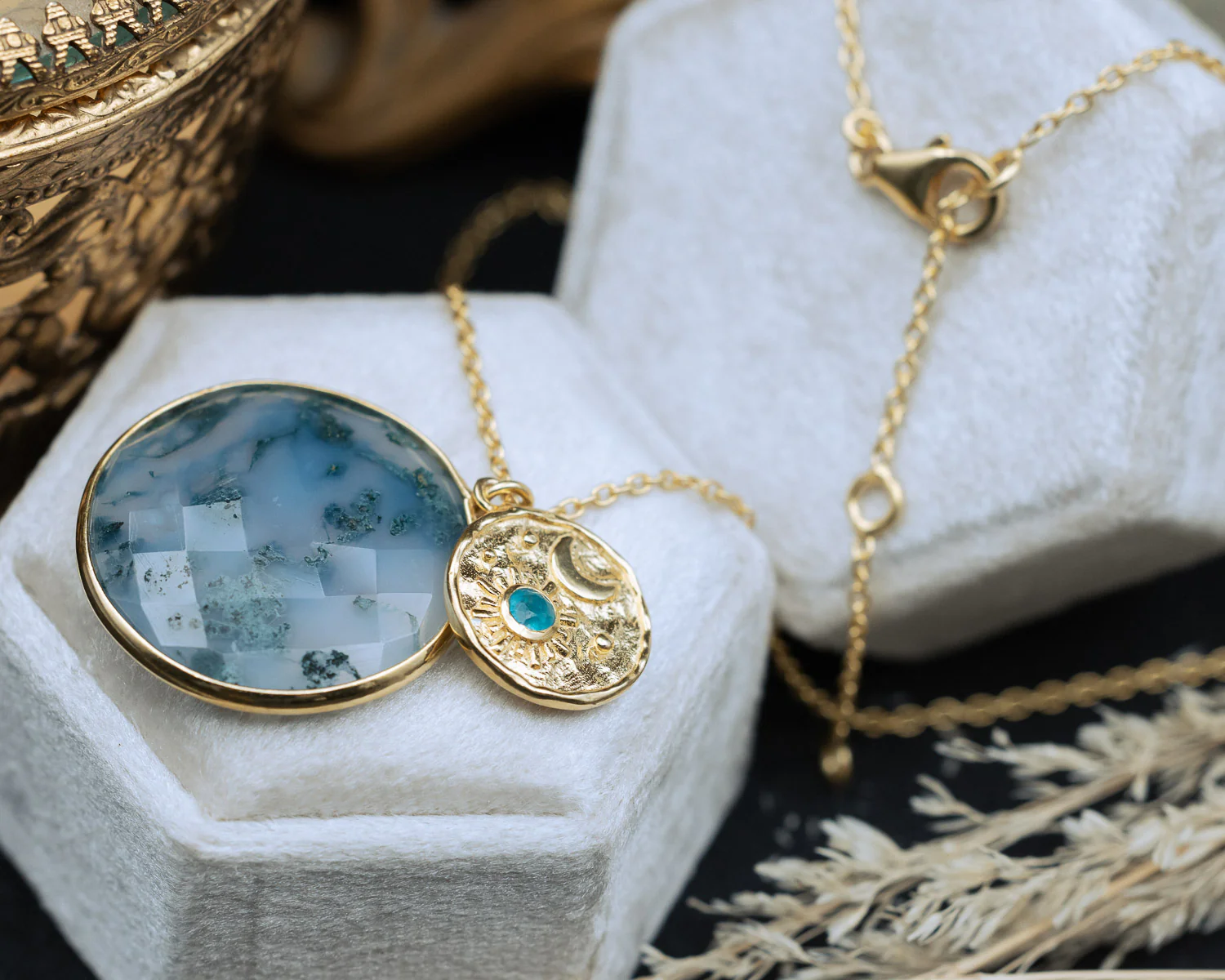 LUNA NECKLACE - 18K GOLD VERMEIL PENDANT WITH MOSS AGATE - BY JORGE REVILLA - Image 3