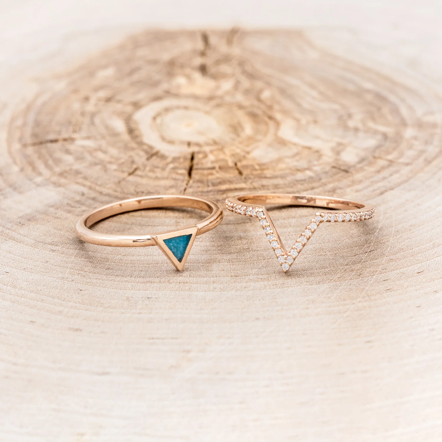 "MERA" - CRUSHED TURQUOISE ENGAGEMENT RING WITH A DIAMOND V-SHAPED TRACER - Image 6