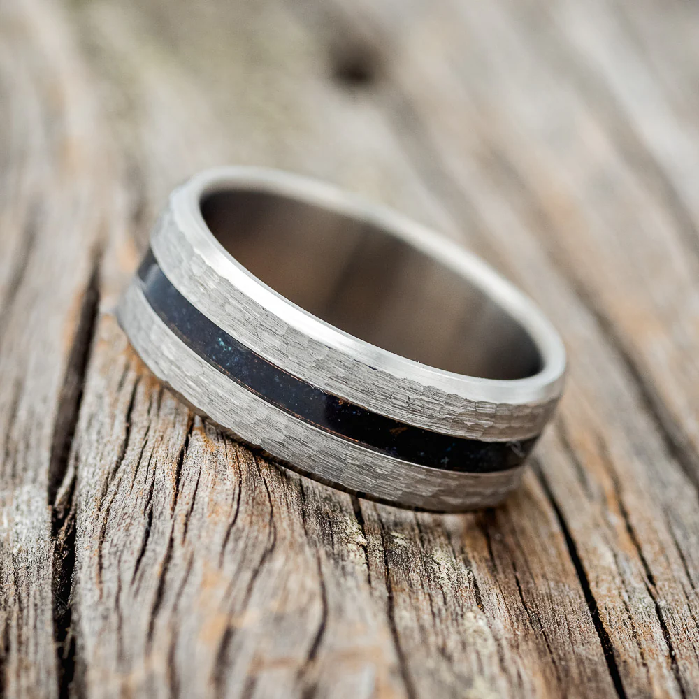 "NIRVANA" - CENTERED PATINA COPPER INLAY WEDDING BAND WITH HAMMERED FINISH - Image 3