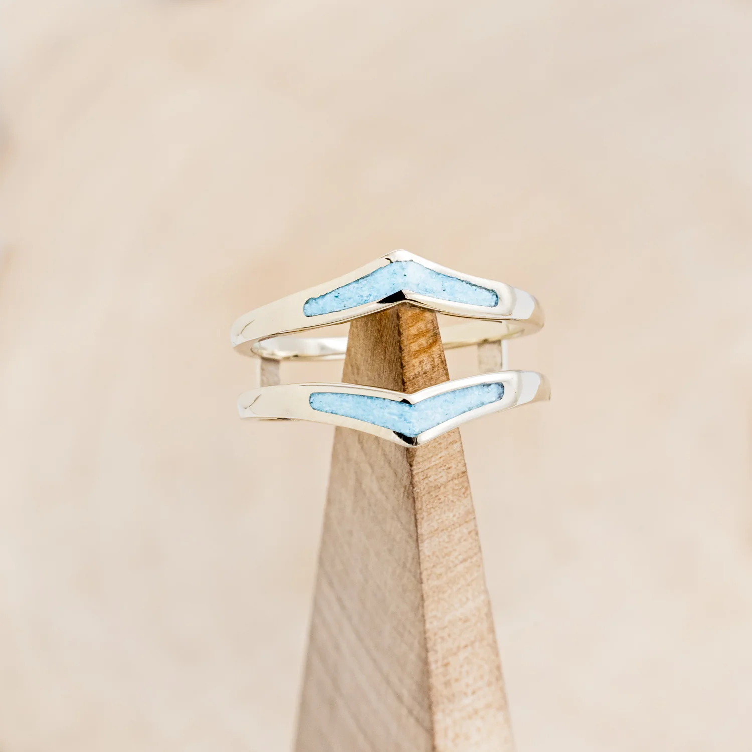 ROUND CUT MOISSANITE SOLITAIRE ENGAGEMENT RING WITH "ZUNI" TURQUOISE RING GUARD - Image 8
