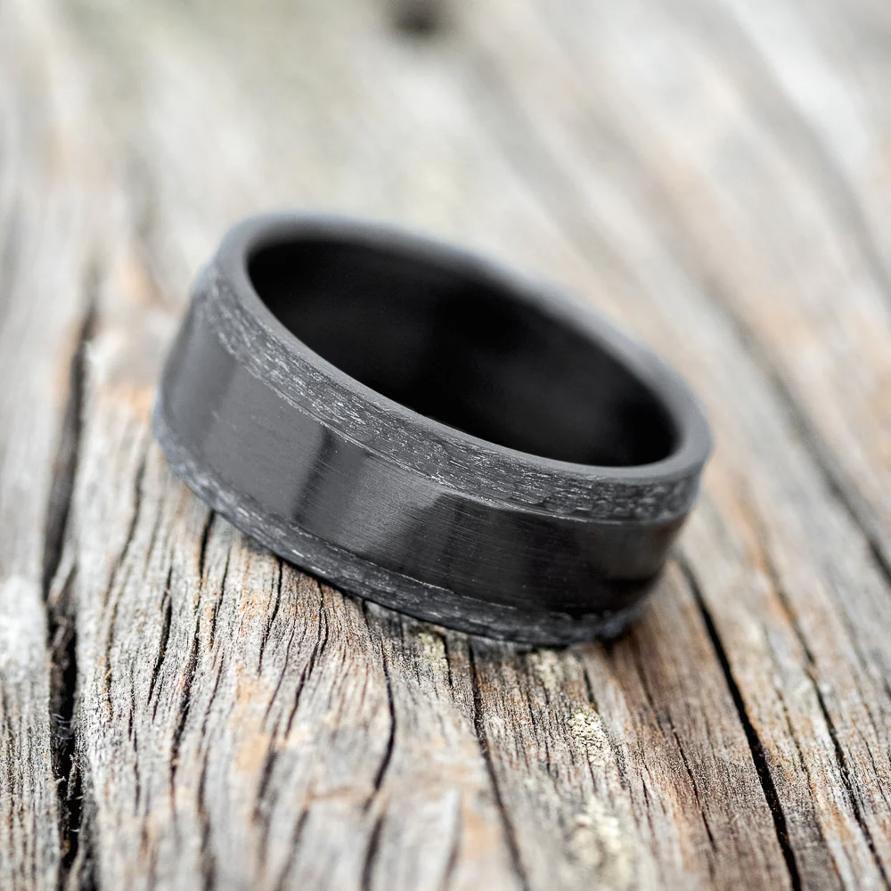 "SEDONA" - RAISED CENTER & HAMMERED EDGES WEDDING RING - Image 5