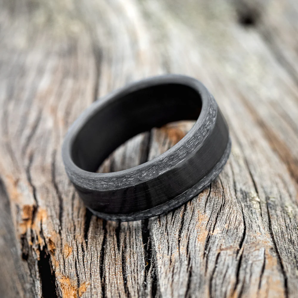 "SEDONA" - RAISED CENTER & HAMMERED EDGES WEDDING RING - Image 6