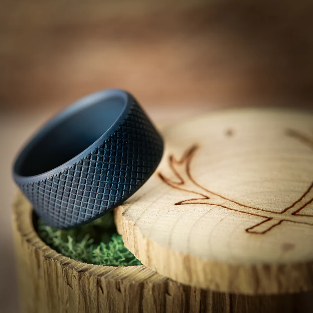 SOLID METAL WEDDING BAND WITH KNURLED FINISH - Image 11